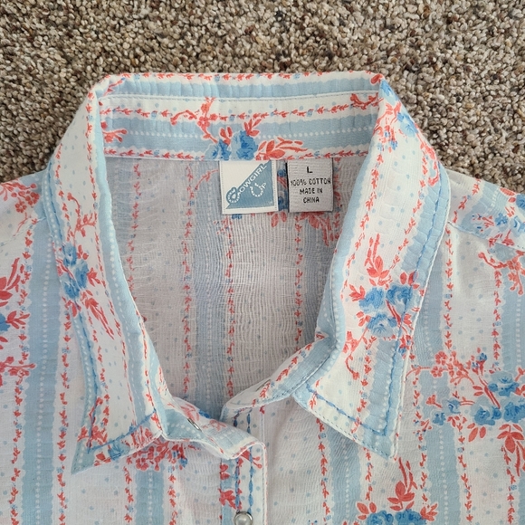 Button-down Blouse - Picture 3 of 3